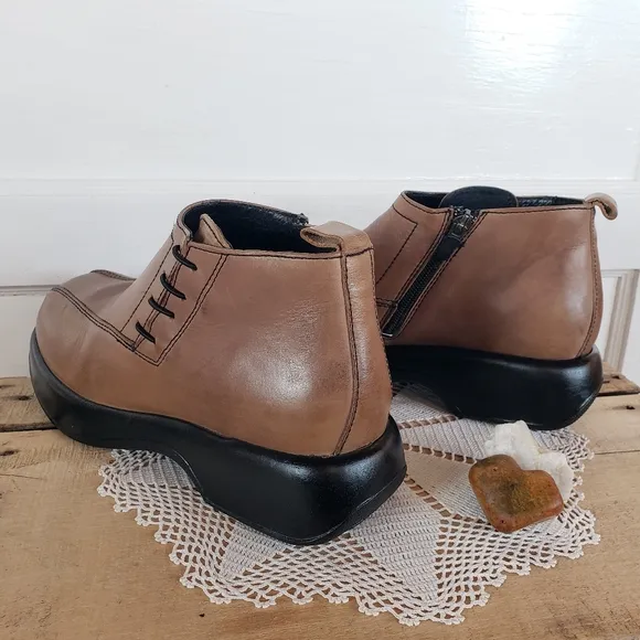 ☆see NEW Listing☆Taupe Dansko Chukka Boots Ankle Clog Bootie Platform 9.5-10