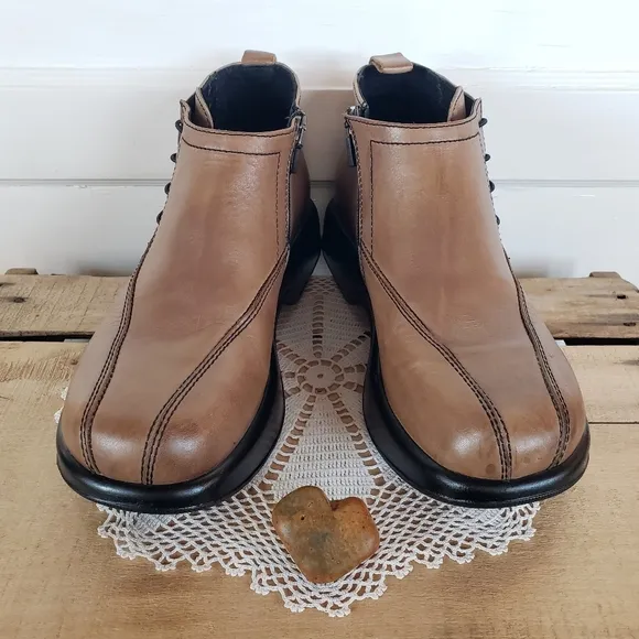 ☆see NEW Listing☆Taupe Dansko Chukka Boots Ankle Clog Bootie Platform 9.5-10
