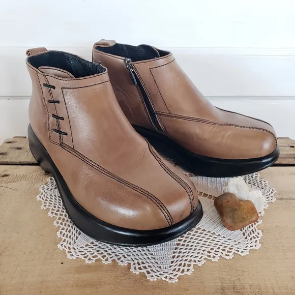 ☆see NEW Listing☆Taupe Dansko Chukka Boots Ankle Clog Bootie Platform 9.5-10