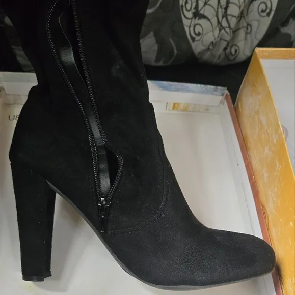 Shoe Dazzel LIKE NEW Women's Black Suede Thigh-High Boots Sz7