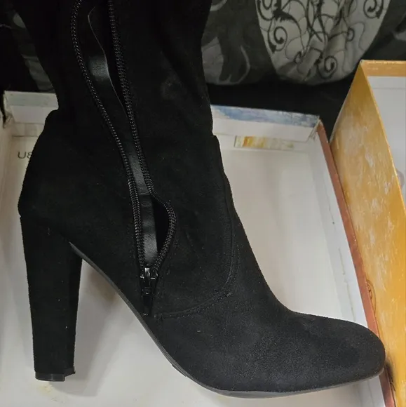 Shoe Dazzel LIKE NEW Women's Black Suede Thigh-High Boots Sz7