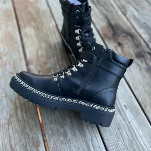 Shoe dazzle Black Tasha  Boots size 7.5