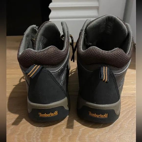 Size 5.5/7.5 Timberland Hiking boots, size 5.5/7.5 youth boots