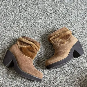 Skechers Disco Bunny Ankle Boots Suede Faux Fur Trim Slouchy Brown 9 Heeled