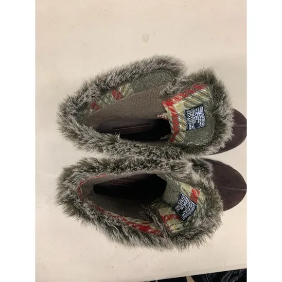 Skechers Women's Faux Fur Lined Winter Boots Size 7.5 Green Suede SN 46083