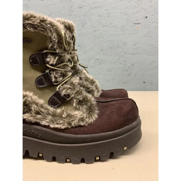 Skechers Women's Faux Fur Lined Winter Boots Size 7.5 Green Suede SN 46083
