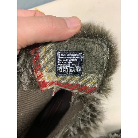 Skechers Women's Faux Fur Lined Winter Boots Size 7.5 Green Suede SN 46083