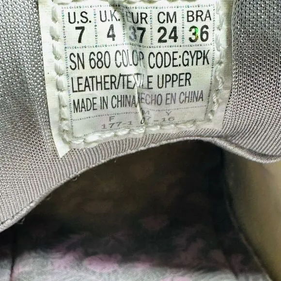 Skechers Women's  Hiking Boots 680 Gray Pink Size 7M