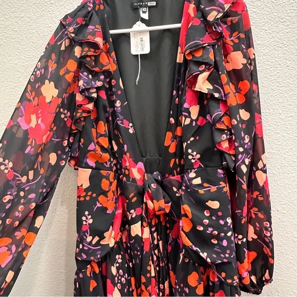 Slate &amp; Willow Dress Women's Size XS Black and Red Floral Midi Wrap Long Sleeve
