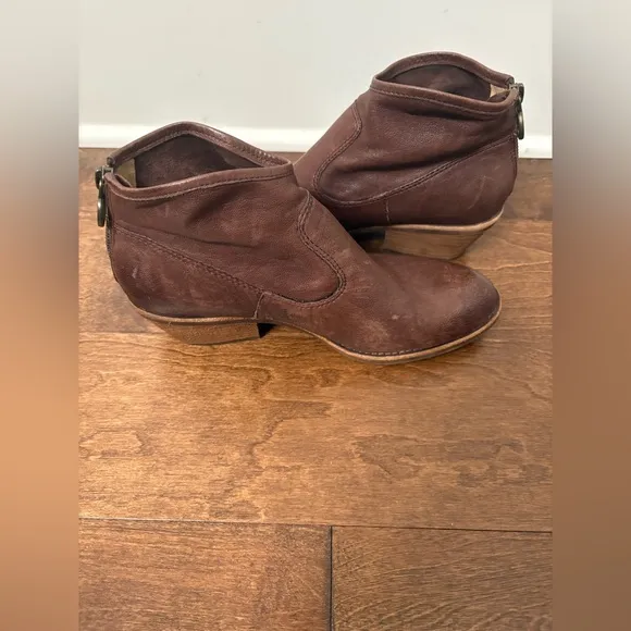 Sofft Aisley Cocoa Brown Soft Italian Leather Ankle Boots Size 7