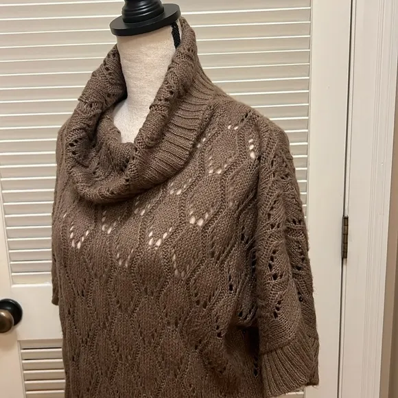 Soft Surroundings Sweater in Brown, Size Medium, EUC