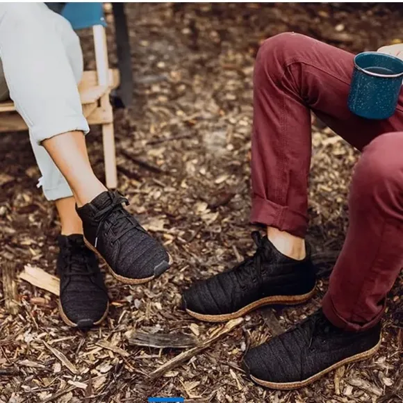 SOLE &amp; UBB Jasper Chukka Ankle Boots in Black