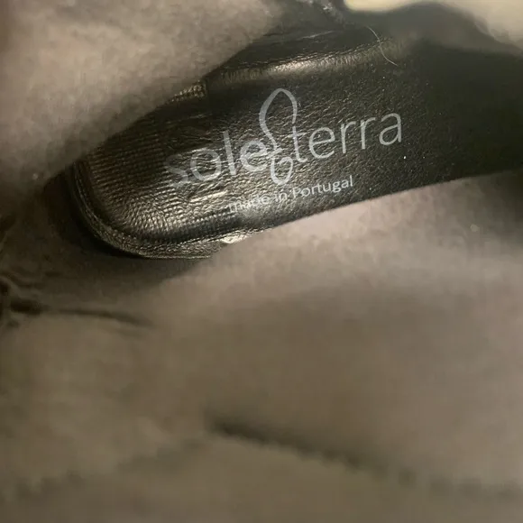 SOLE TERRA Lark 2 Ankle Boots Metallic Blue Inside Zip Slouchy Look Portugal
