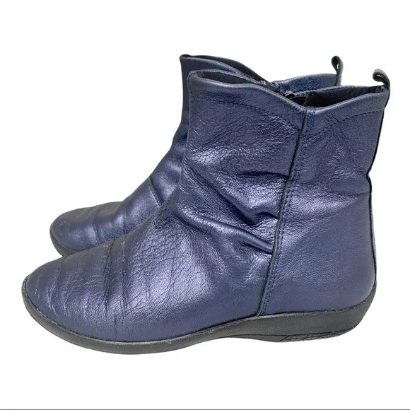 SOLE TERRA Lark 2 Ankle Boots Metallic Blue Inside Zip Slouchy Look Portugal