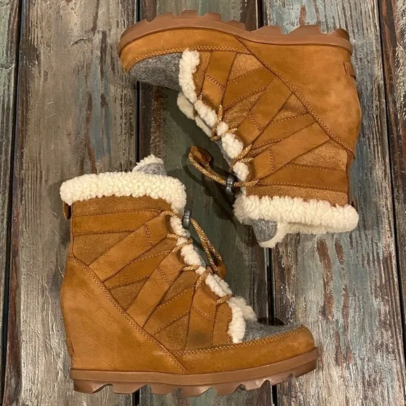 Sorel 8 Joan Of Arctic Wedge II Cozy Ankle Boots Brown Camel Color Suede
