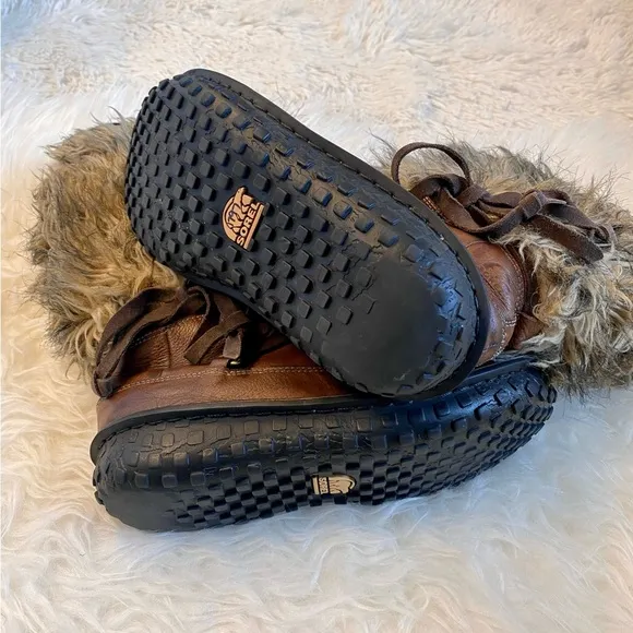 Sorel Ahnah Thinsulate Leather boots, faux fur, size 6