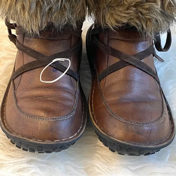 Sorel Ahnah Thinsulate Leather boots, faux fur, size 6