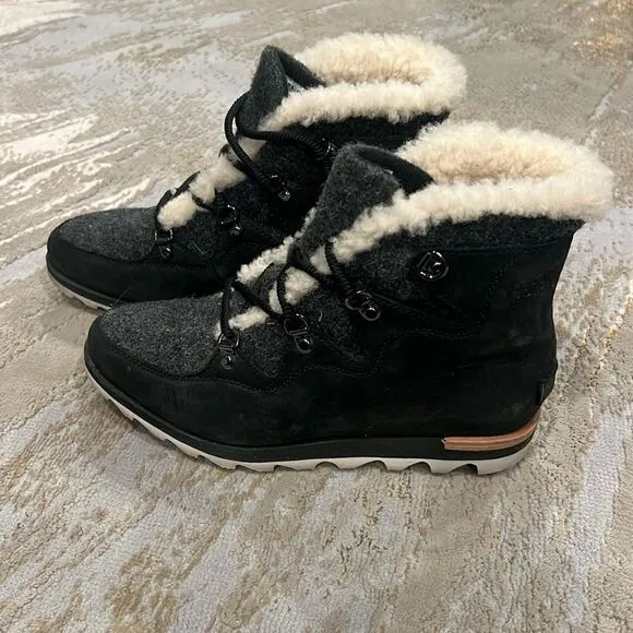 Sorel Black Leather &amp; Grey Wool Fur Lace Up Women's Boots. Sz 8 in GUC