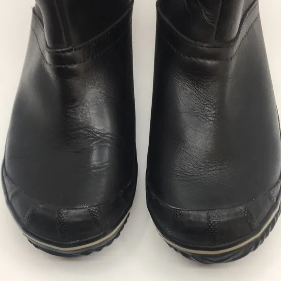 Sorel Black Waterproof Leather Short Slimboot Pull On Boots women’s size 8.5 M