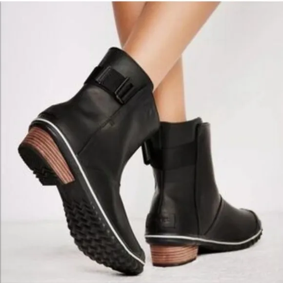 Sorel Black Waterproof Leather Short Slimboot Pull On Boots women’s size 8.5 M