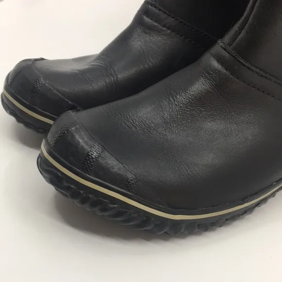 Sorel Black Waterproof Leather Short Slimboot Pull On Boots women’s size 8.5 M