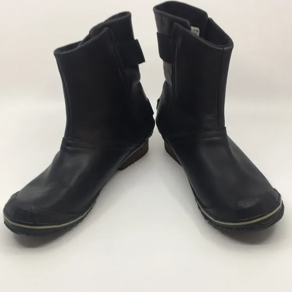 Sorel Black Waterproof Leather Short Slimboot Pull On Boots women’s size 8.5 M