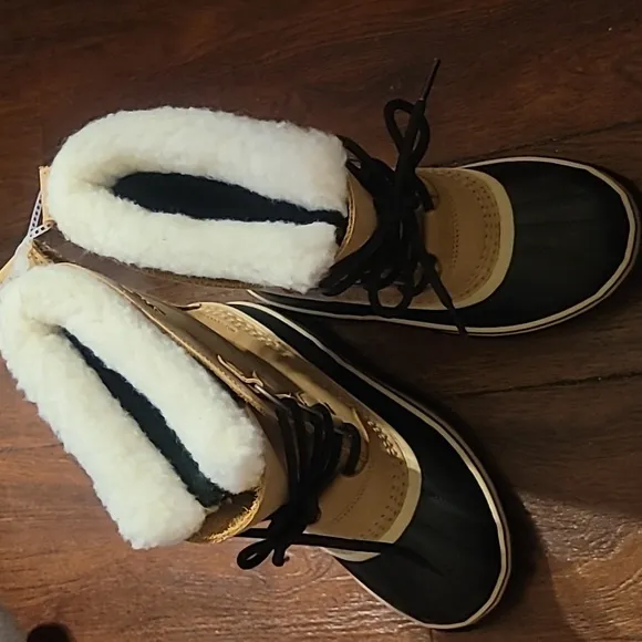 SOREL CARIBOU WATERPROOF WINTER BOOTS SIZE 4