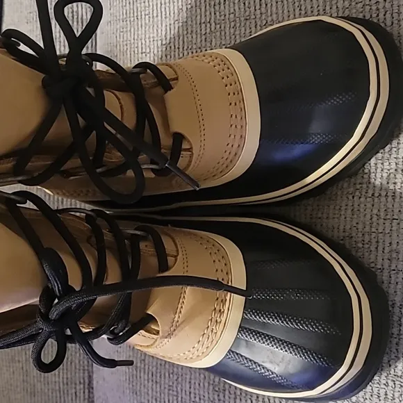 SOREL CARIBOU WATERPROOF WINTER BOOTS SIZE 4