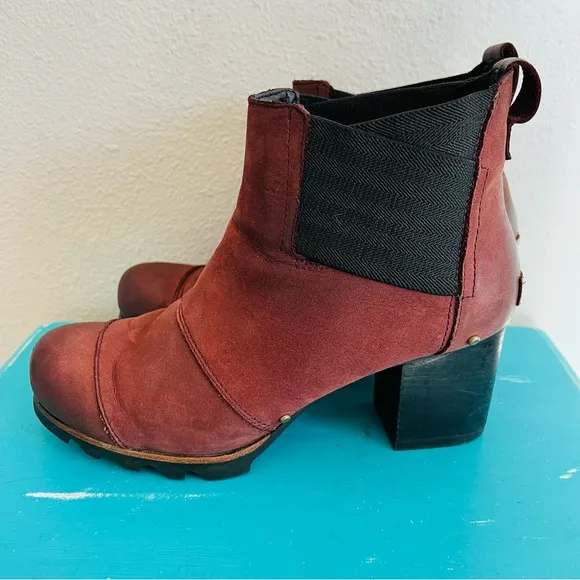 Sorel Cattail Addington Leather Chelsea Boots Size 9.5