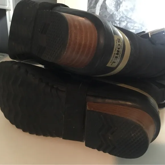 Sorel Conquest Carly Short Boots-Various sizes