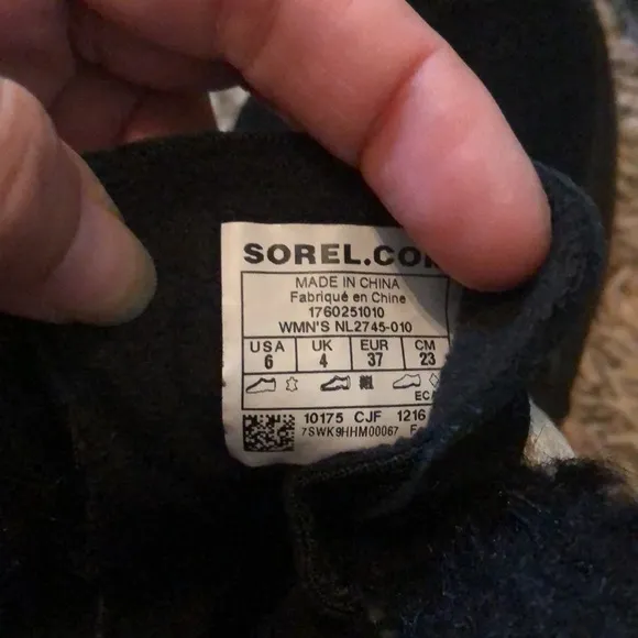 Sorel cozy Joan waterproof boots size 6