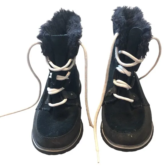Sorel cozy Joan waterproof boots size 6