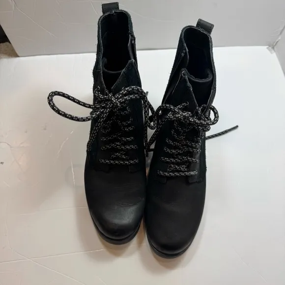 Sorel Emelie Short Lace Womens Combat Boot Size 8 Black Suede Leather Zip Up