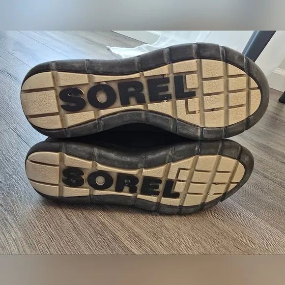 Sorel Explorer Joan Boot Black Faux Fur Size 9 Lace Up Waterproof