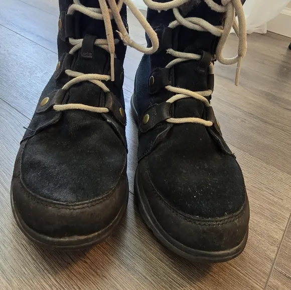 Sorel Explorer Joan Boot Black Faux Fur Size 9 Lace Up Waterproof