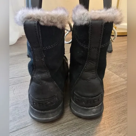 Sorel Explorer Joan Boot Black Faux Fur Size 9 Lace Up Waterproof