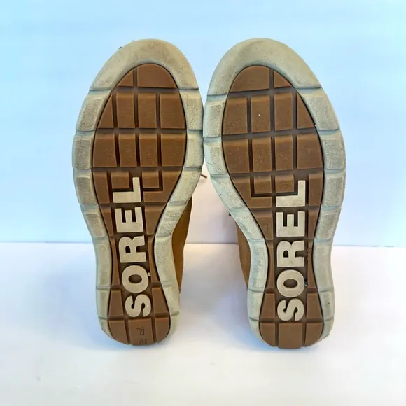 Sorel Explorer Joan boots in Camel brown, size 9.5
