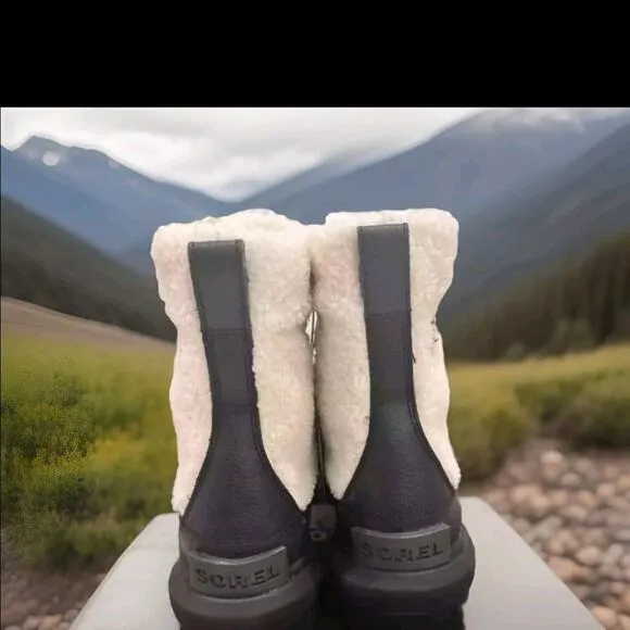 Sorel Explorer ll Joan Cozy Boots NIB Size 8