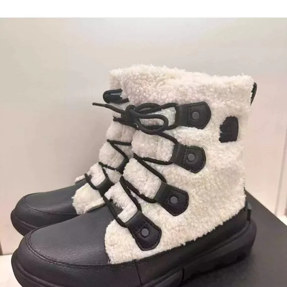 Sorel Explorer ll Joan Cozy Boots NIB Size 8