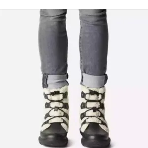 Sorel Explorer ll Joan Cozy Boots NIB Size 8