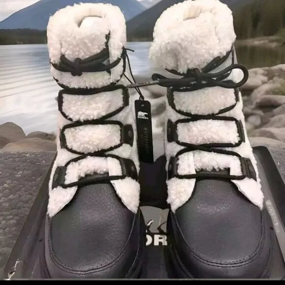 Sorel Explorer ll Joan Cozy Boots NIB Size 8