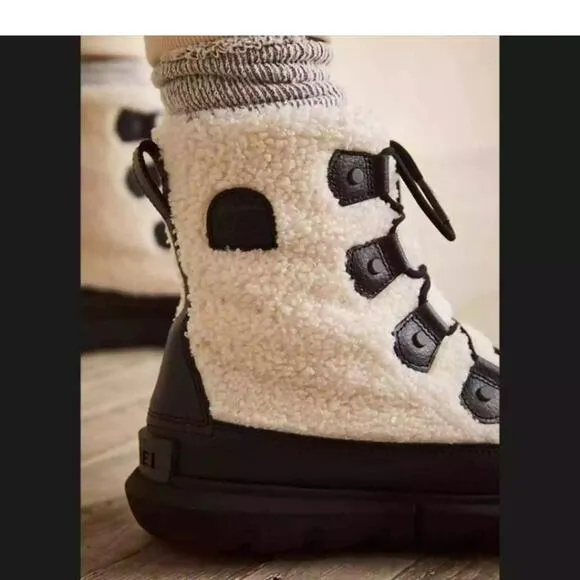 Sorel Explorer ll Joan Cozy Boots NIB Size 8