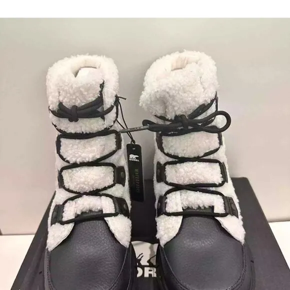 Sorel Explorer ll Joan Cozy Boots NIB Size 8