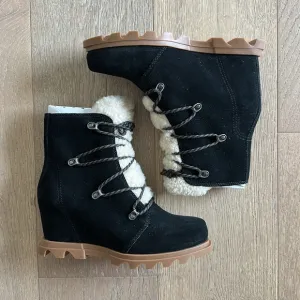 Sorel Joan of Arctic Wedge III Lace Cozy Boots