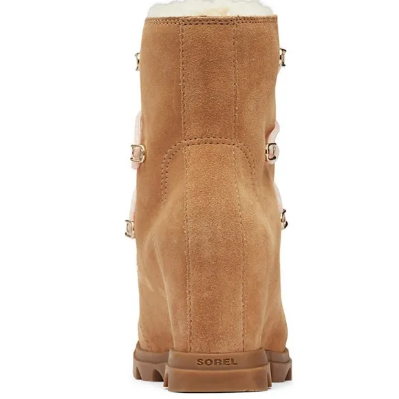 SOREL Joan of Arctic Wedge III Lace Cozy in tan/gum suede leather. New in box!