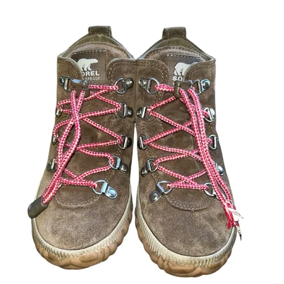 Sorel Kid's Out N About Conquest Boots Size 1