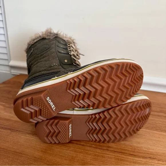 Sorel Kids Youth Girls Size 3 Tofino Green Winter Snow Boots Faux Fur LY1890-213