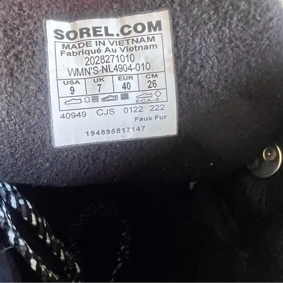 Sorel Kinetic Impact Conquest Plus Women's Waterproof Boot Size 9 SKU#24365
