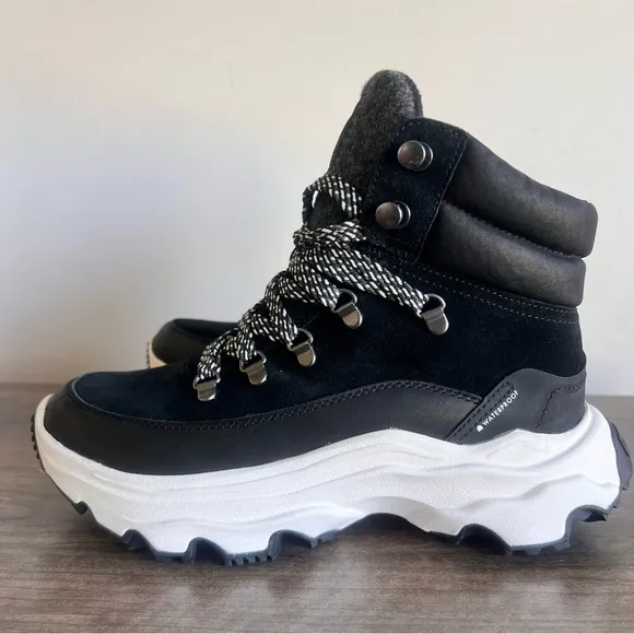Sorel Kinetic Impact Conquest Plus Women's Waterproof Boot Size 9 SKU#24365