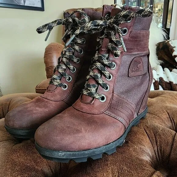 SOREL Lexie Cattail Wedge lace up Leather Boots 9.5